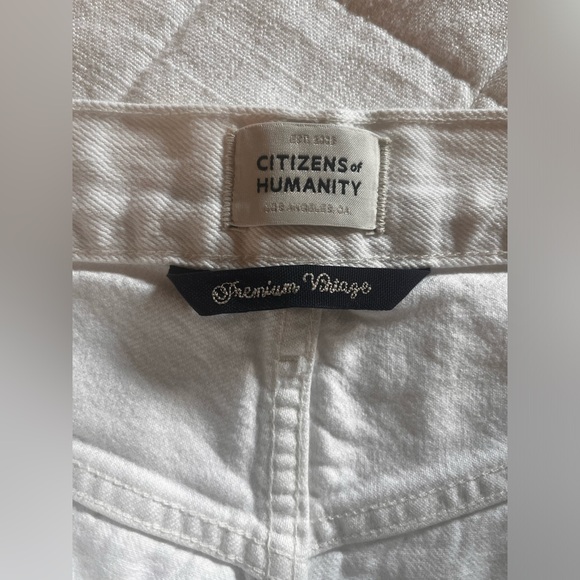 Citizens of Humanity High-Rise Cut-Off Denim Shorts Size 26 - Picture 9 of 11